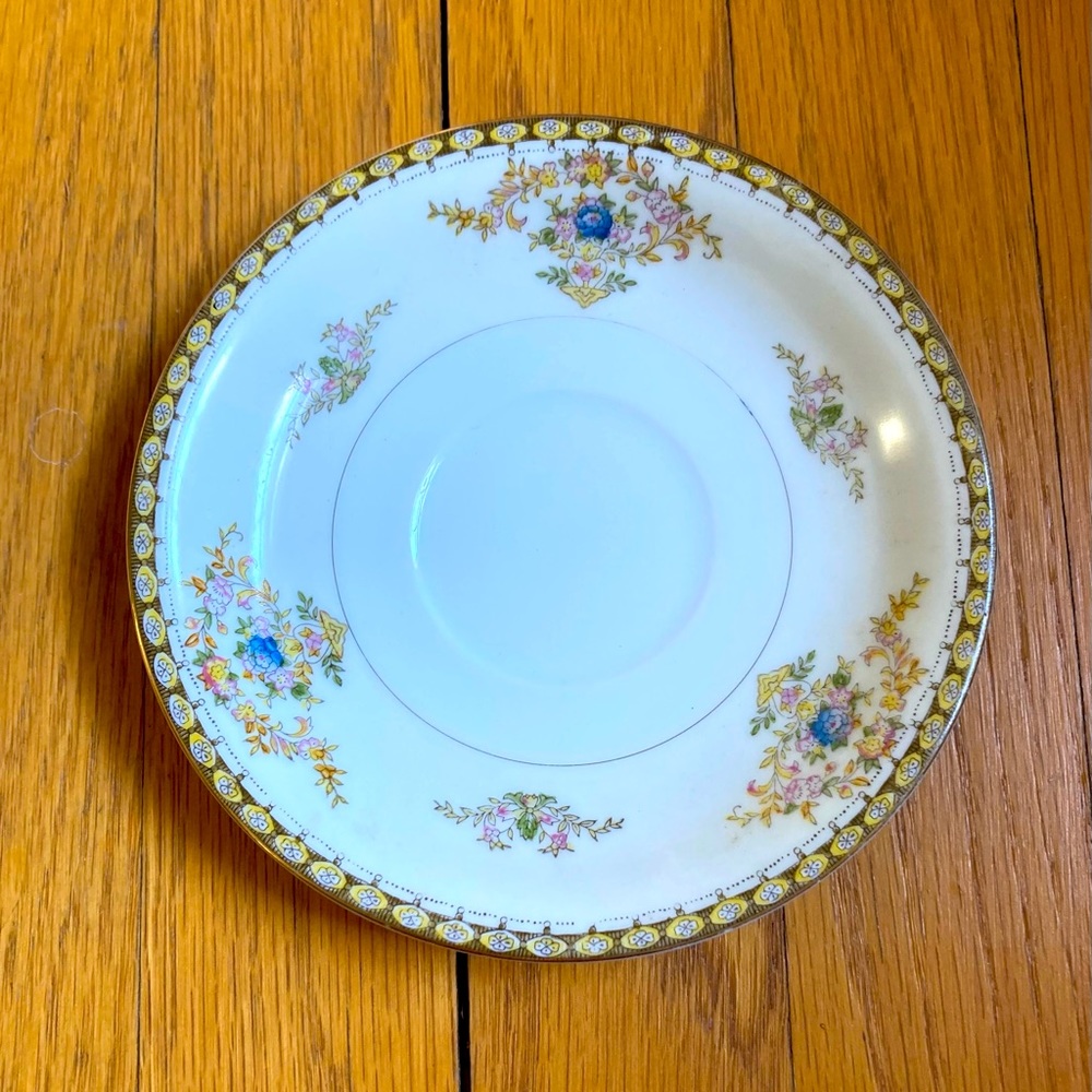 Royal Embassy China Fresno - Tea cup saucer